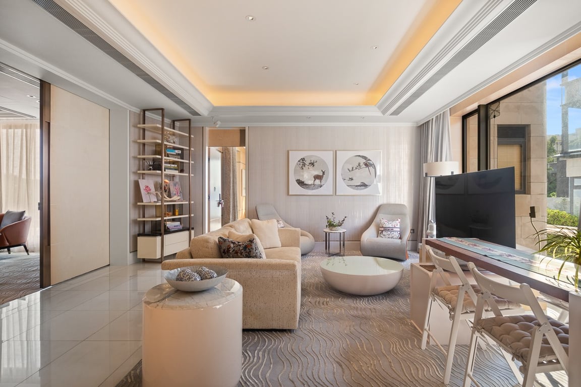 https://img.propertyraptor.com/cdn-cgi/imagedelivery/KD5bF_AFL0JDTbKLWF7z9g/ap8/ap8_001/hornet/prp/img/2231b3c7746bf8cd5c662569ea9e96aa-wtm.jpg/public