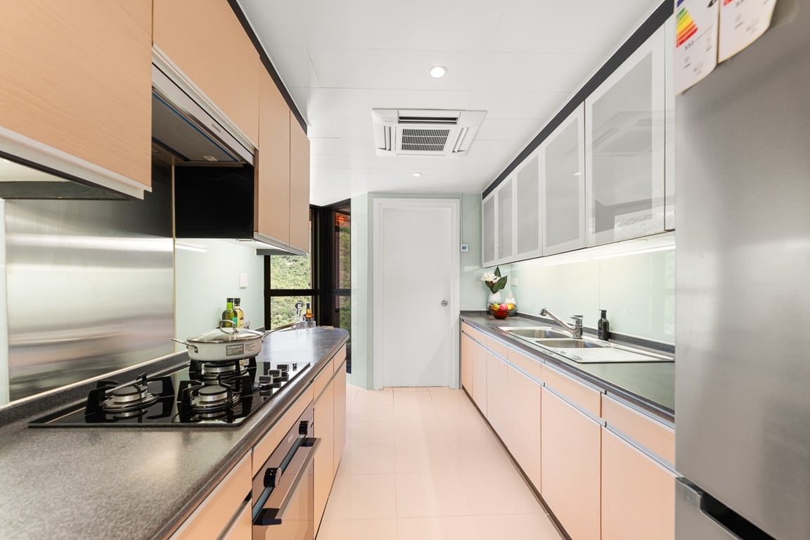 https://img.propertyraptor.com/cdn-cgi/imagedelivery/KD5bF_AFL0JDTbKLWF7z9g/ap8/ap8_001/hornet/prp/img/2249e35590e8d51b18b9bdf30744ba08-wtm.jpg/public