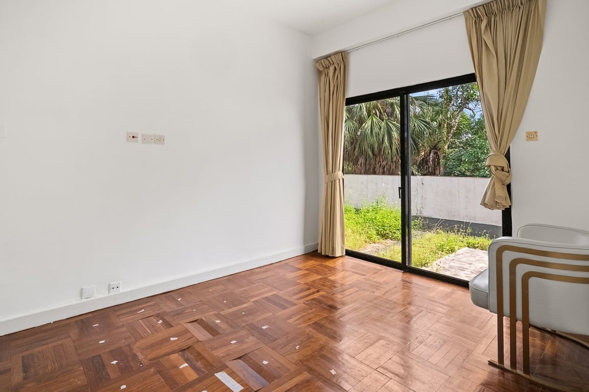 https://img.propertyraptor.com/cdn-cgi/imagedelivery/KD5bF_AFL0JDTbKLWF7z9g/ap8/ap8_001/hornet/prp/img/224b6a020044884d0a2b3481abb3c406-wtm.jpg/public