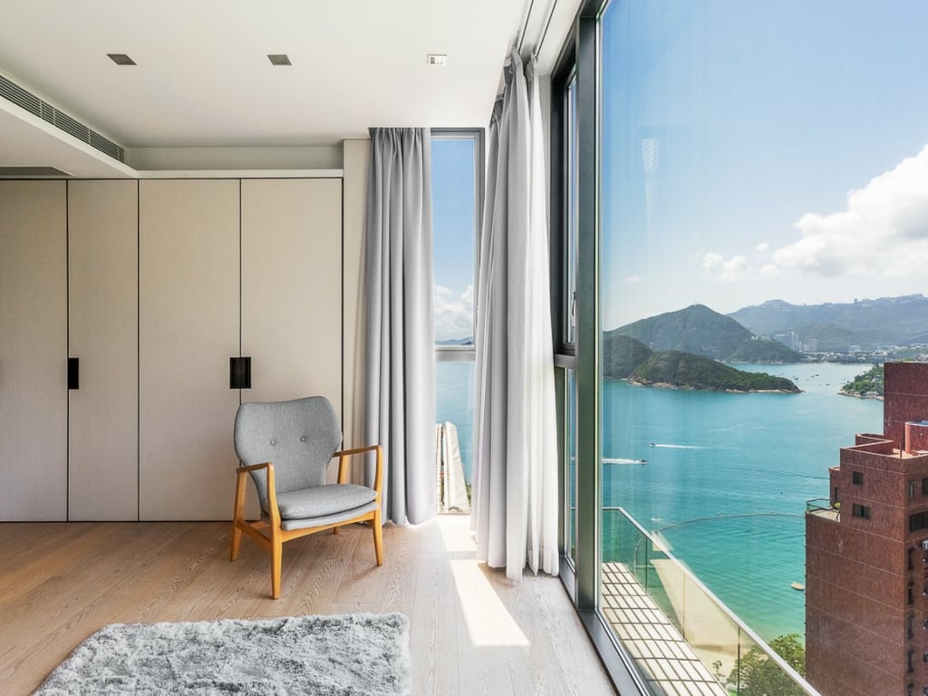 https://img.propertyraptor.com/cdn-cgi/imagedelivery/KD5bF_AFL0JDTbKLWF7z9g/ap8/ap8_001/hornet/prp/img/22c9f777670df0b57d24d0e21720a887.jpg/public