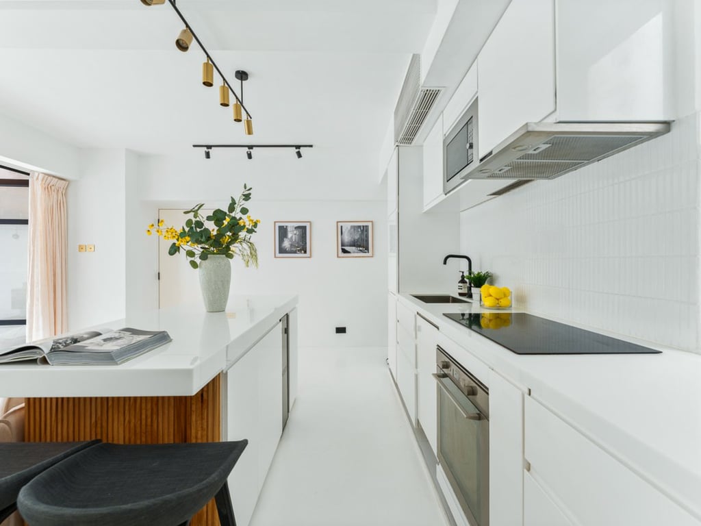 https://img.propertyraptor.com/cdn-cgi/imagedelivery/KD5bF_AFL0JDTbKLWF7z9g/ap8/ap8_001/hornet/prp/img/22f599e314087ca348c94bc51d41c6a4-wtm.jpg/public
