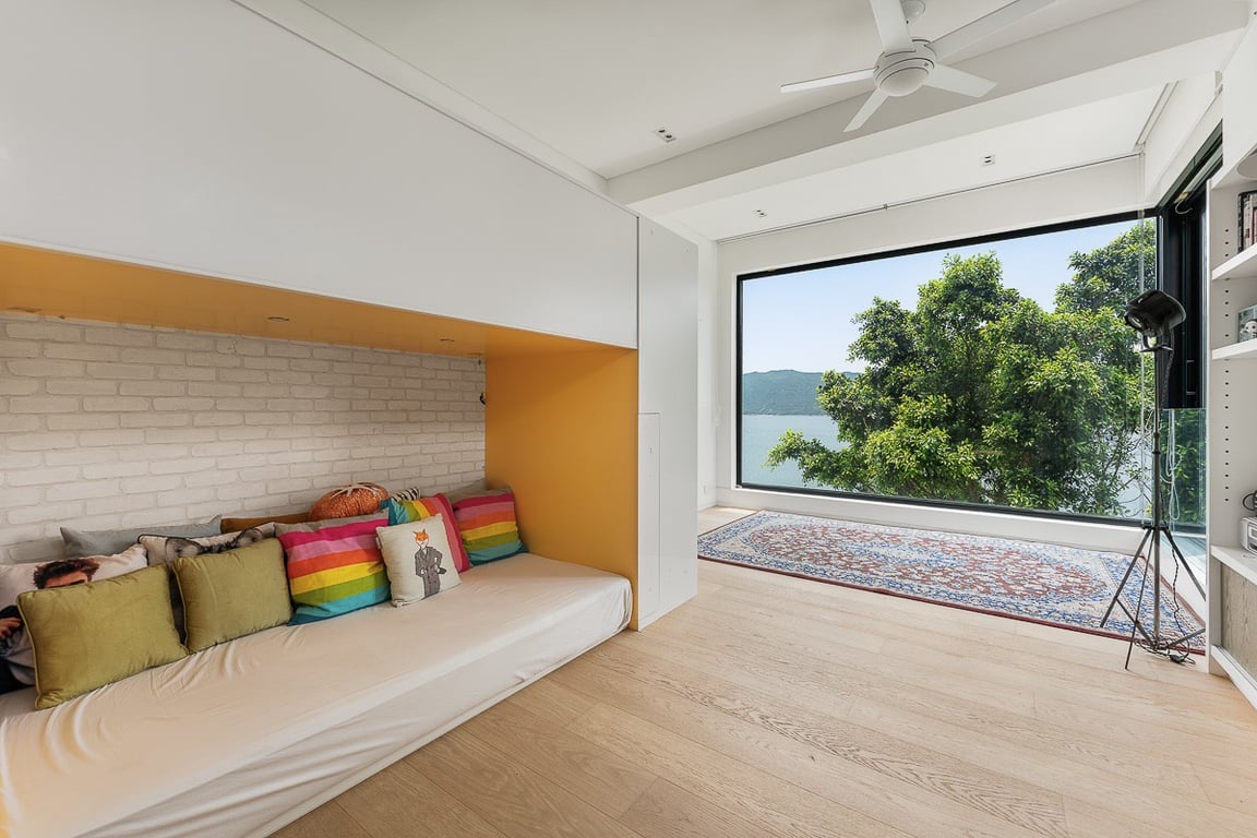 https://img.propertyraptor.com/cdn-cgi/imagedelivery/KD5bF_AFL0JDTbKLWF7z9g/ap8/ap8_001/hornet/prp/img/230647155ed77e0a6ad90186e9698bf4-wtm.jpg/public