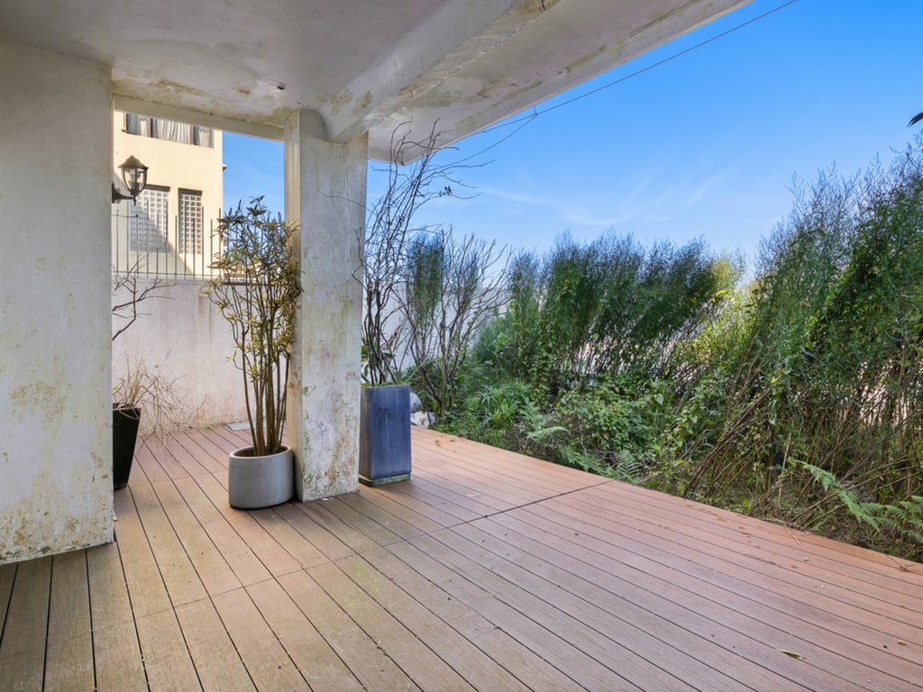 https://img.propertyraptor.com/cdn-cgi/imagedelivery/KD5bF_AFL0JDTbKLWF7z9g/ap8/ap8_001/hornet/prp/img/230cdcc65fb67f9b2e0b7c1e020a956a.jpg/public