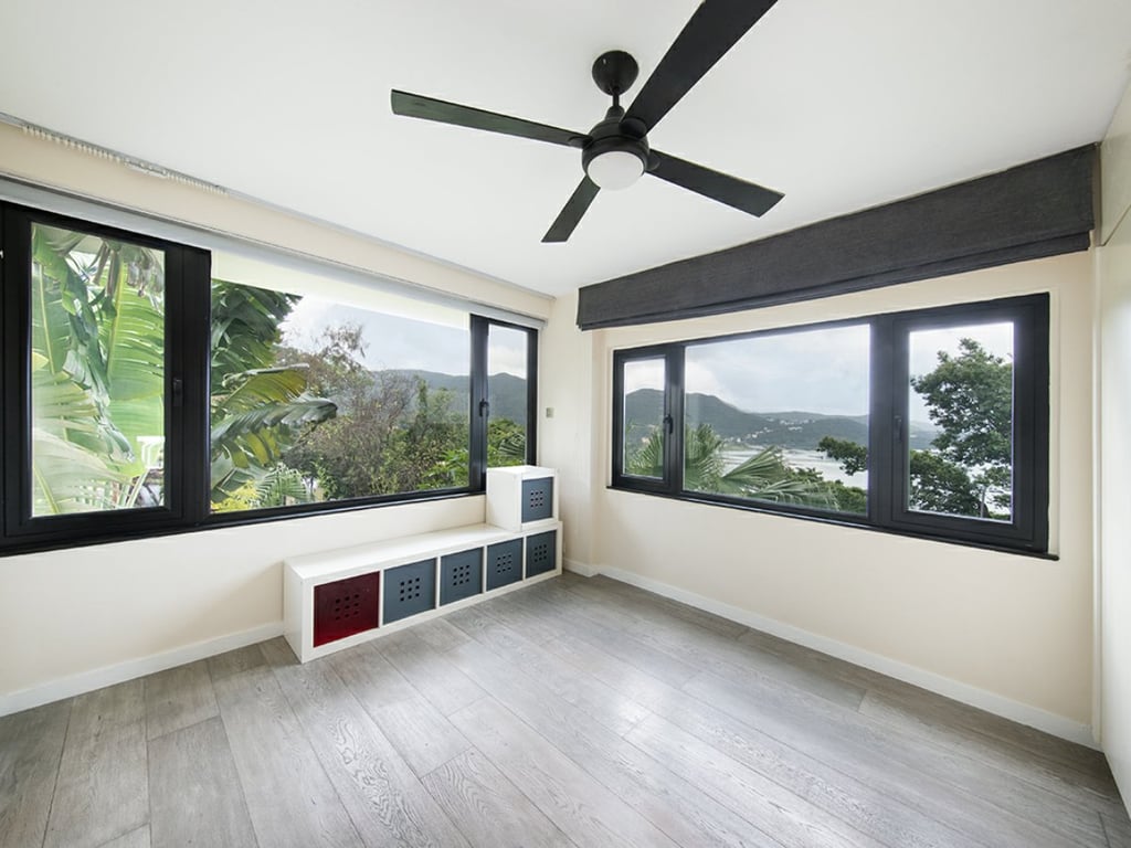 https://img.propertyraptor.com/cdn-cgi/imagedelivery/KD5bF_AFL0JDTbKLWF7z9g/ap8/ap8_001/hornet/prp/img/231c60950a74ae04371a9db3baae057a.jpg/public