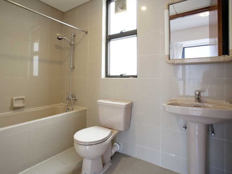 https://img.propertyraptor.com/cdn-cgi/imagedelivery/KD5bF_AFL0JDTbKLWF7z9g/ap8/ap8_001/hornet/prp/img/23207aeda19352dd1ea3e3758c0899a3.jpg/public