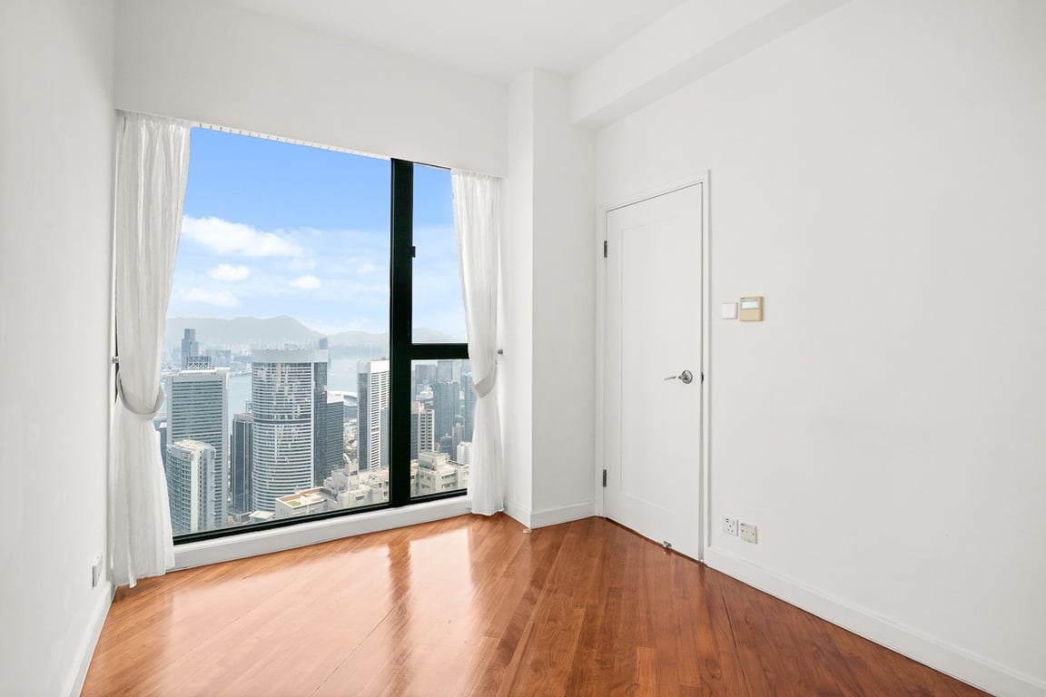https://img.propertyraptor.com/cdn-cgi/imagedelivery/KD5bF_AFL0JDTbKLWF7z9g/ap8/ap8_001/hornet/prp/img/232b7992aae6515333674ec14cef0644-wtm.jpg/public
