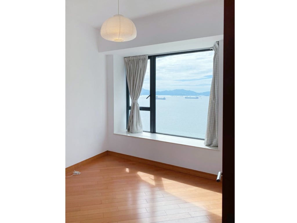 https://img.propertyraptor.com/cdn-cgi/imagedelivery/KD5bF_AFL0JDTbKLWF7z9g/ap8/ap8_001/hornet/prp/img/2361d55af613d059421609abb5a120c7.jpg/public