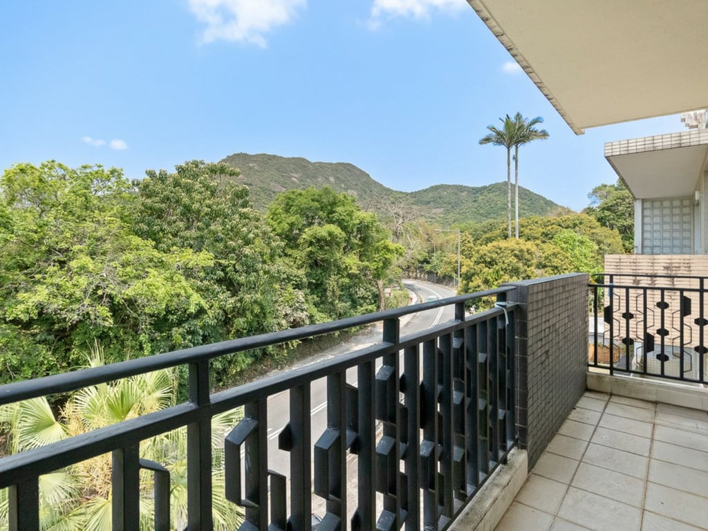 https://img.propertyraptor.com/cdn-cgi/imagedelivery/KD5bF_AFL0JDTbKLWF7z9g/ap8/ap8_001/hornet/prp/img/237138354955aaa68734b30f4a661208.jpg/public