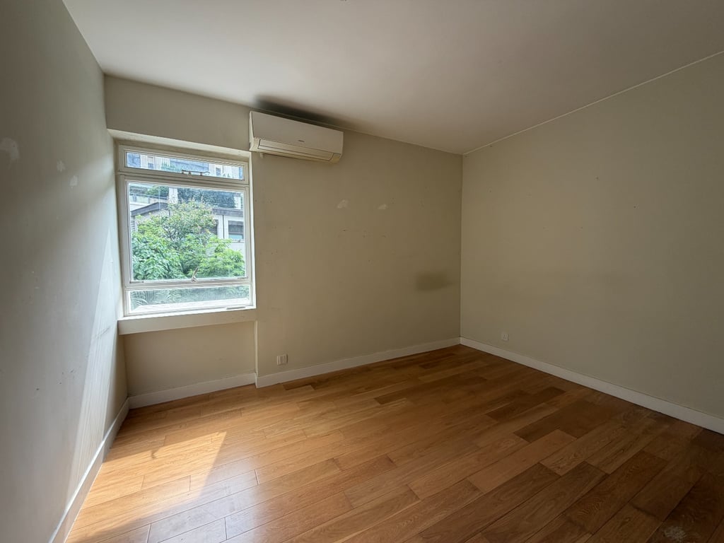 https://img.propertyraptor.com/cdn-cgi/imagedelivery/KD5bF_AFL0JDTbKLWF7z9g/ap8/ap8_001/hornet/prp/img/2380502181388478262e6ed564aea909-wtm.jpg/public