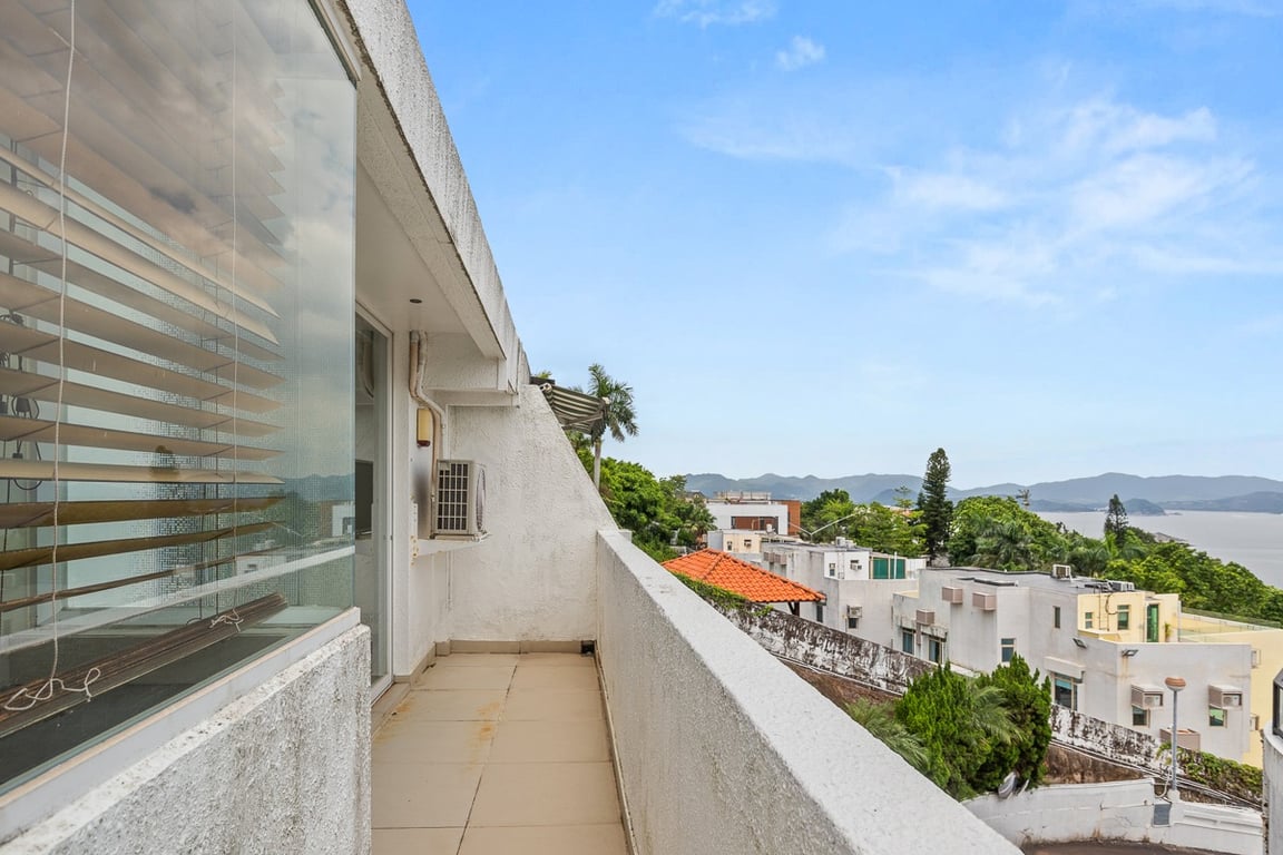 https://img.propertyraptor.com/cdn-cgi/imagedelivery/KD5bF_AFL0JDTbKLWF7z9g/ap8/ap8_001/hornet/prp/img/2386ea7e6da6c19fa5b9722fd0a14652-wtm.jpg/public