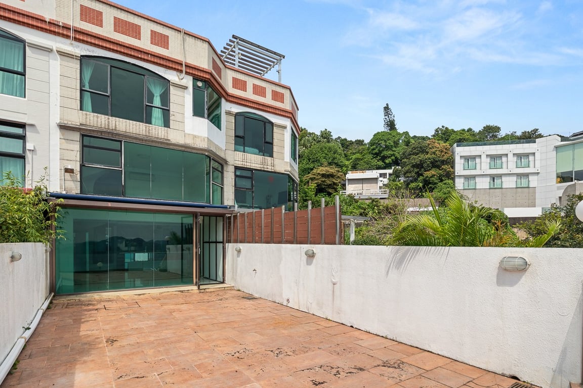 https://img.propertyraptor.com/cdn-cgi/imagedelivery/KD5bF_AFL0JDTbKLWF7z9g/ap8/ap8_001/hornet/prp/img/2390b065f19a8440f5403f84cdc5c30d-wtm.jpg/public