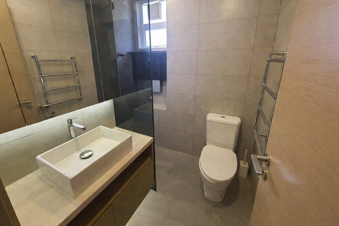 https://img.propertyraptor.com/cdn-cgi/imagedelivery/KD5bF_AFL0JDTbKLWF7z9g/ap8/ap8_001/hornet/prp/img/2393cabd125c9dd3c333d1c71fad003a-wtm.jpg/public