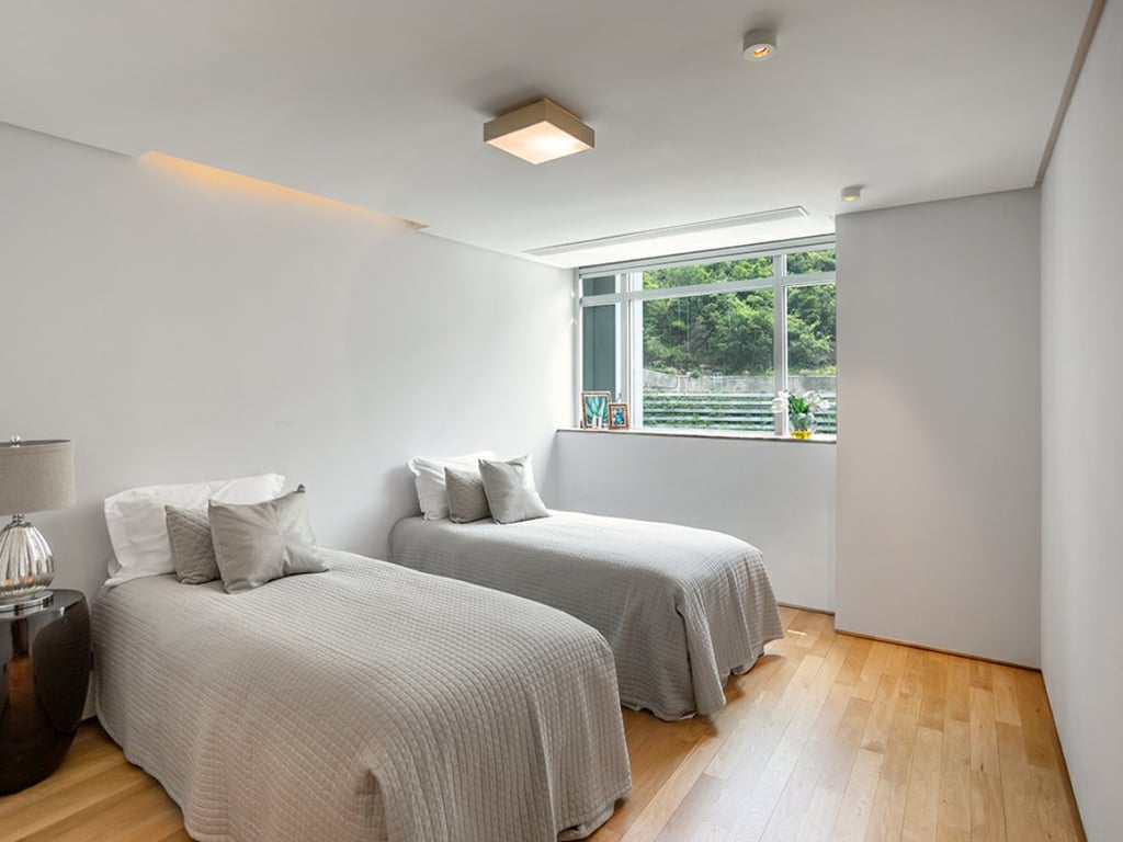 https://img.propertyraptor.com/cdn-cgi/imagedelivery/KD5bF_AFL0JDTbKLWF7z9g/ap8/ap8_001/hornet/prp/img/23a6c7fcb10aa43269d35879e5a3899c.jpg/public