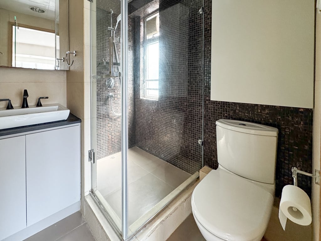 https://img.propertyraptor.com/cdn-cgi/imagedelivery/KD5bF_AFL0JDTbKLWF7z9g/ap8/ap8_001/hornet/prp/img/23eef0f2913268e4180caaafe2a66771-wtm.jpg/public