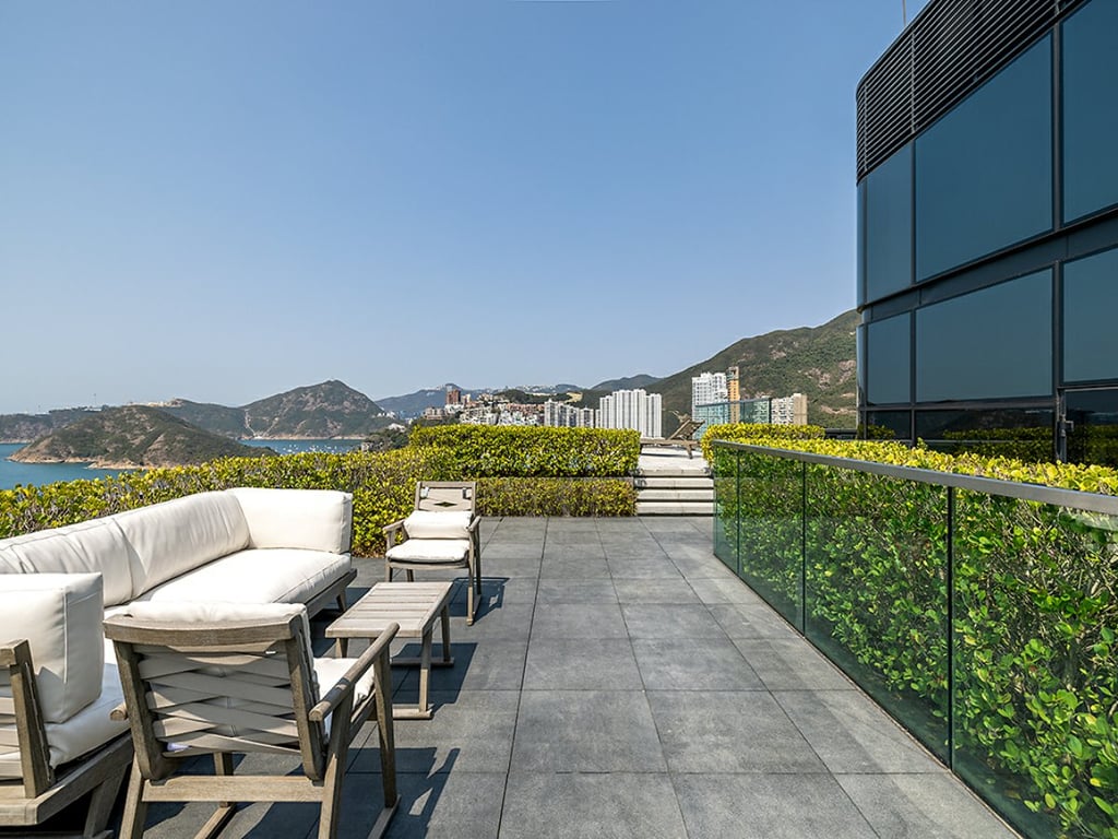 https://img.propertyraptor.com/cdn-cgi/imagedelivery/KD5bF_AFL0JDTbKLWF7z9g/ap8/ap8_001/hornet/prp/img/23ffa74c9a736868dee9b87f2cd7eaf9.jpg/public