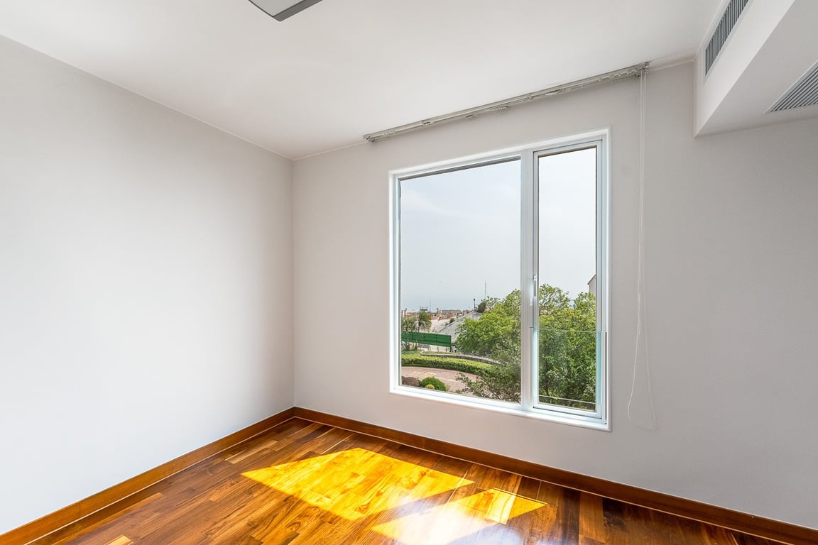 https://img.propertyraptor.com/cdn-cgi/imagedelivery/KD5bF_AFL0JDTbKLWF7z9g/ap8/ap8_001/hornet/prp/img/2405b10315694b69189ed1674ece608c-wtm.jpg/public