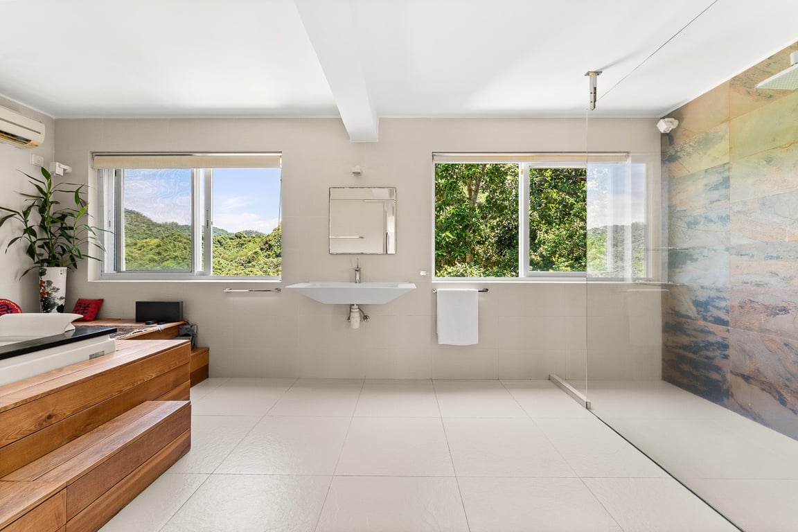 https://img.propertyraptor.com/cdn-cgi/imagedelivery/KD5bF_AFL0JDTbKLWF7z9g/ap8/ap8_001/hornet/prp/img/24984dd912f2d54b20a3acd5ae0e20c9-wtm.jpg/public