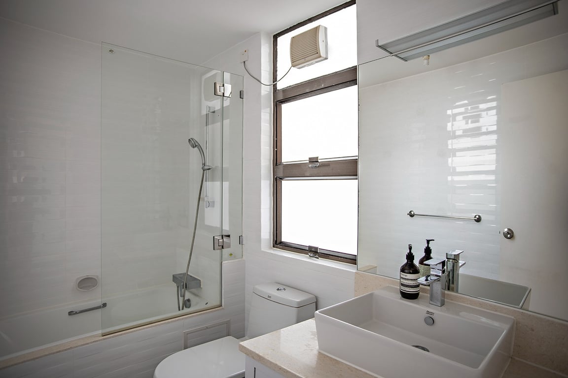 https://img.propertyraptor.com/cdn-cgi/imagedelivery/KD5bF_AFL0JDTbKLWF7z9g/ap8/ap8_001/hornet/prp/img/24ab90b5d4ac37cc2fb7020942373577-wtm.jpg/public