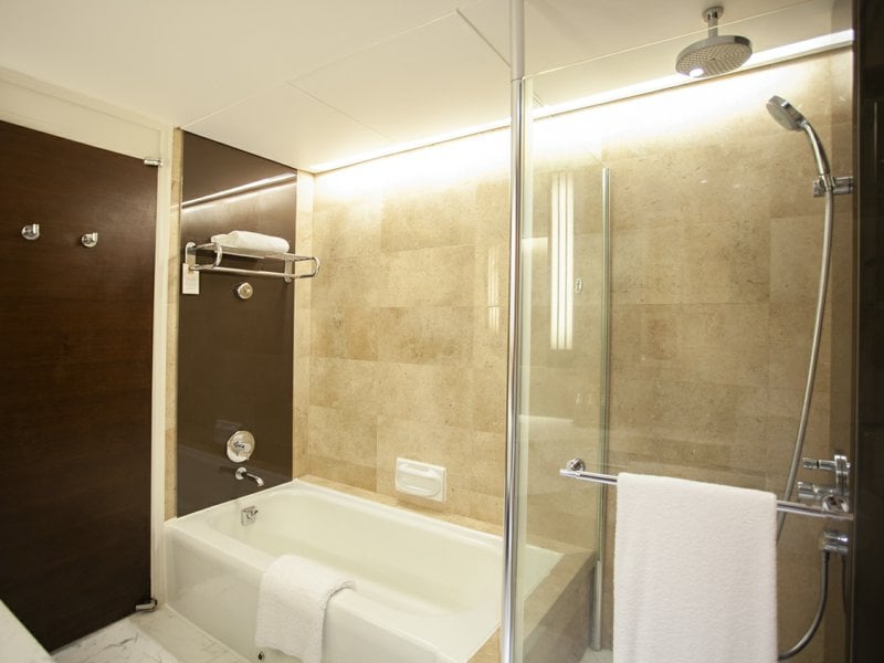 https://img.propertyraptor.com/cdn-cgi/imagedelivery/KD5bF_AFL0JDTbKLWF7z9g/ap8/ap8_001/hornet/prp/img/24b599fe884798088d9c3fe0d3e4e730.jpg/public