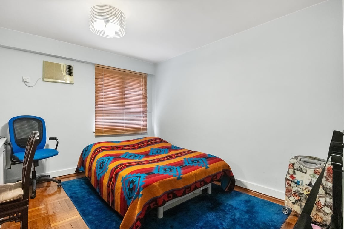https://img.propertyraptor.com/cdn-cgi/imagedelivery/KD5bF_AFL0JDTbKLWF7z9g/ap8/ap8_001/hornet/prp/img/24b91beb9df611166965021aa9a6231a-wtm.jpg/public