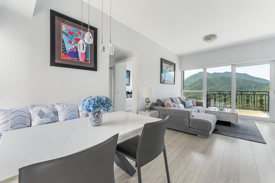 https://img.propertyraptor.com/cdn-cgi/imagedelivery/KD5bF_AFL0JDTbKLWF7z9g/ap8/ap8_001/hornet/prp/img/24c78851326bde9c80935d14cc3d3285-wtm.jpg/public