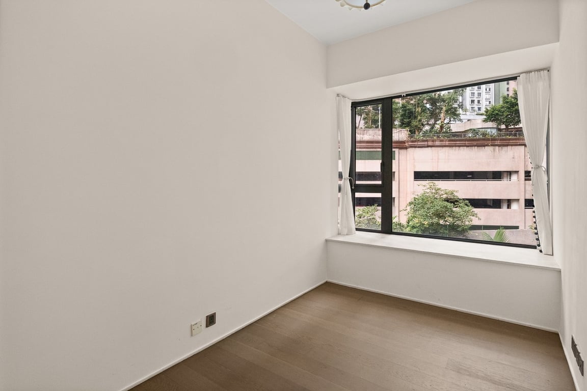 https://img.propertyraptor.com/cdn-cgi/imagedelivery/KD5bF_AFL0JDTbKLWF7z9g/ap8/ap8_001/hornet/prp/img/24f091c8ea7778455061355ed09fa8e9-wtm.jpg/public