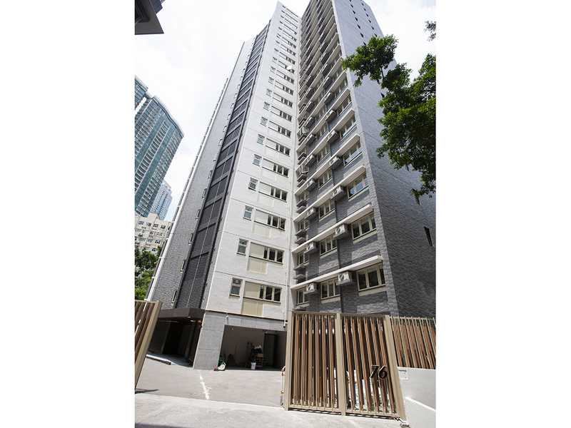 https://img.propertyraptor.com/cdn-cgi/imagedelivery/KD5bF_AFL0JDTbKLWF7z9g/ap8/ap8_001/hornet/prp/img/24fdbfa60128417683411b66b6d386c4.jpg/public