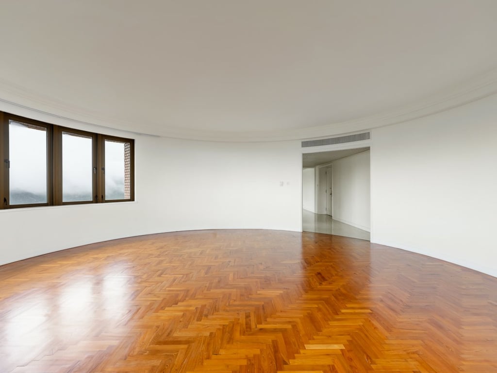 https://img.propertyraptor.com/cdn-cgi/imagedelivery/KD5bF_AFL0JDTbKLWF7z9g/ap8/ap8_001/hornet/prp/img/2536e5f0ee24e77118c477d520858b77.jpg/public