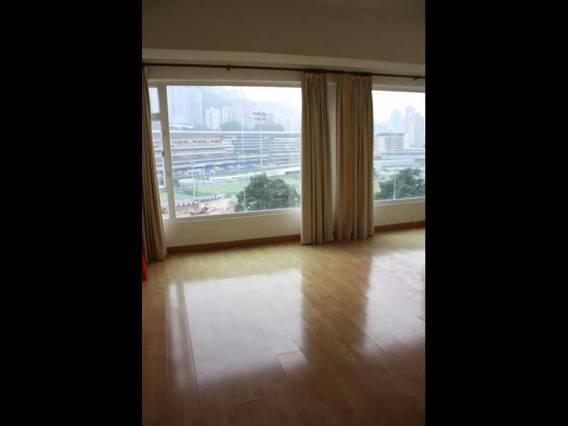 https://img.propertyraptor.com/cdn-cgi/imagedelivery/KD5bF_AFL0JDTbKLWF7z9g/ap8/ap8_001/hornet/prp/img/254ecbd9f5cf9113e9605ddeb9605085.jpg/public