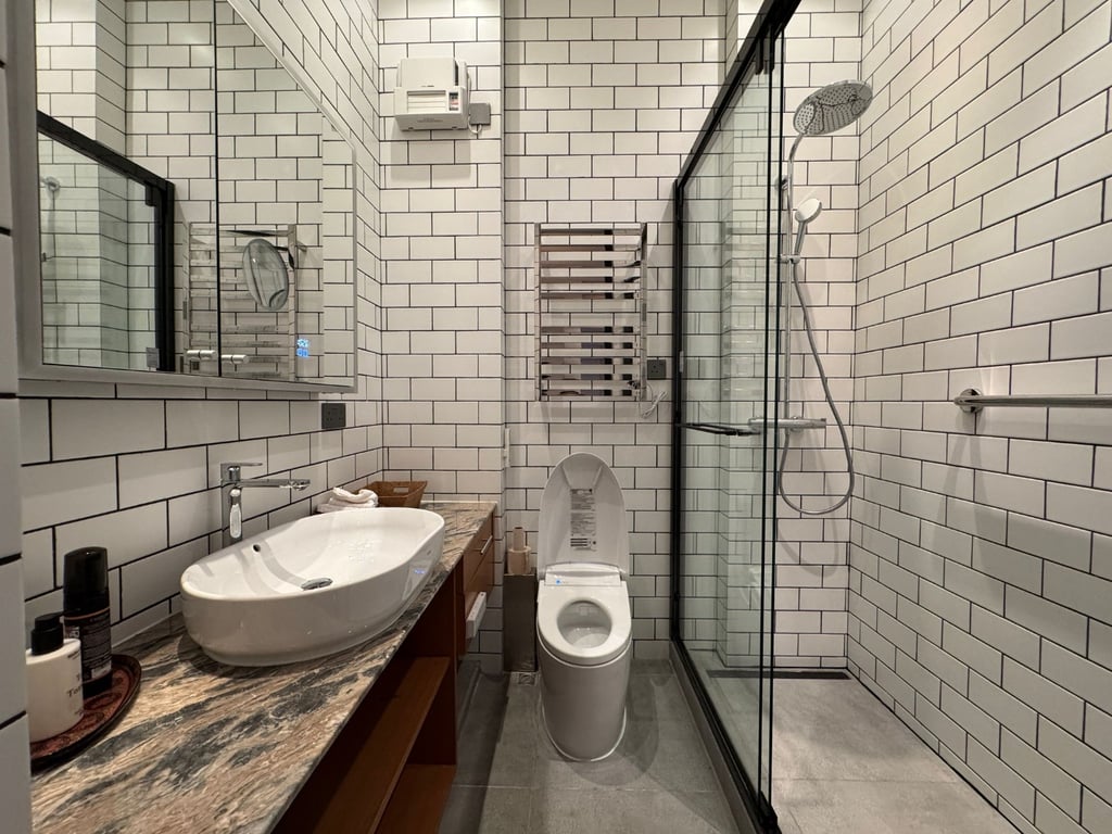https://img.propertyraptor.com/cdn-cgi/imagedelivery/KD5bF_AFL0JDTbKLWF7z9g/ap8/ap8_001/hornet/prp/img/2554aba97ff6239f151abf76bd985fe3-wtm.jpg/public
