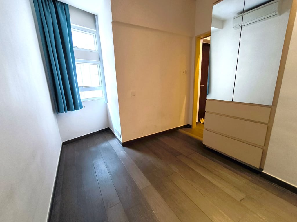 https://img.propertyraptor.com/cdn-cgi/imagedelivery/KD5bF_AFL0JDTbKLWF7z9g/ap8/ap8_001/hornet/prp/img/25671d9bc1683c8a4d2a69e65c31eeac-wtm.jpg/public