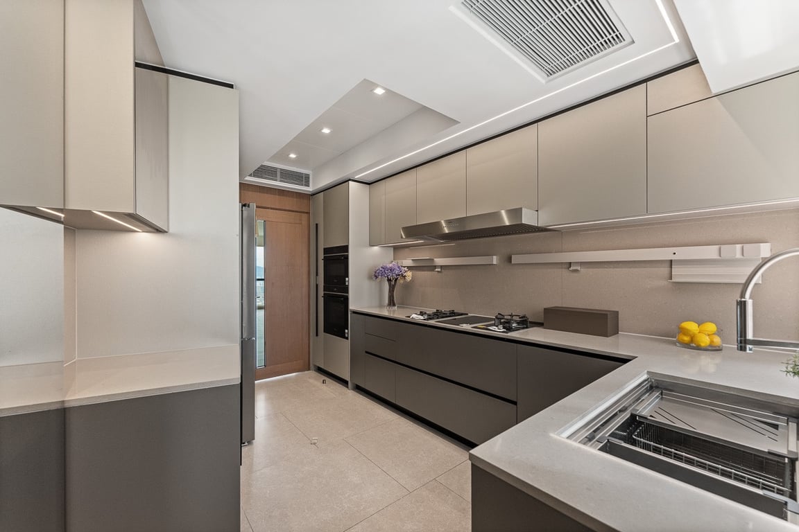 https://img.propertyraptor.com/cdn-cgi/imagedelivery/KD5bF_AFL0JDTbKLWF7z9g/ap8/ap8_001/hornet/prp/img/25938b93aa6d5e45041fc86d635b0b58-wtm.jpg/public
