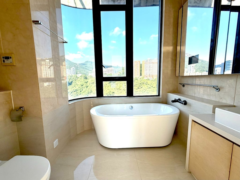 https://img.propertyraptor.com/cdn-cgi/imagedelivery/KD5bF_AFL0JDTbKLWF7z9g/ap8/ap8_001/hornet/prp/img/25a90be327c335e9c3a7ff5ef0aff4cd-wtm.jpg/public