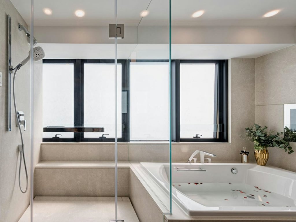 https://img.propertyraptor.com/cdn-cgi/imagedelivery/KD5bF_AFL0JDTbKLWF7z9g/ap8/ap8_001/hornet/prp/img/25c1f040d19737f29100751c6cdaee82.jpg/public