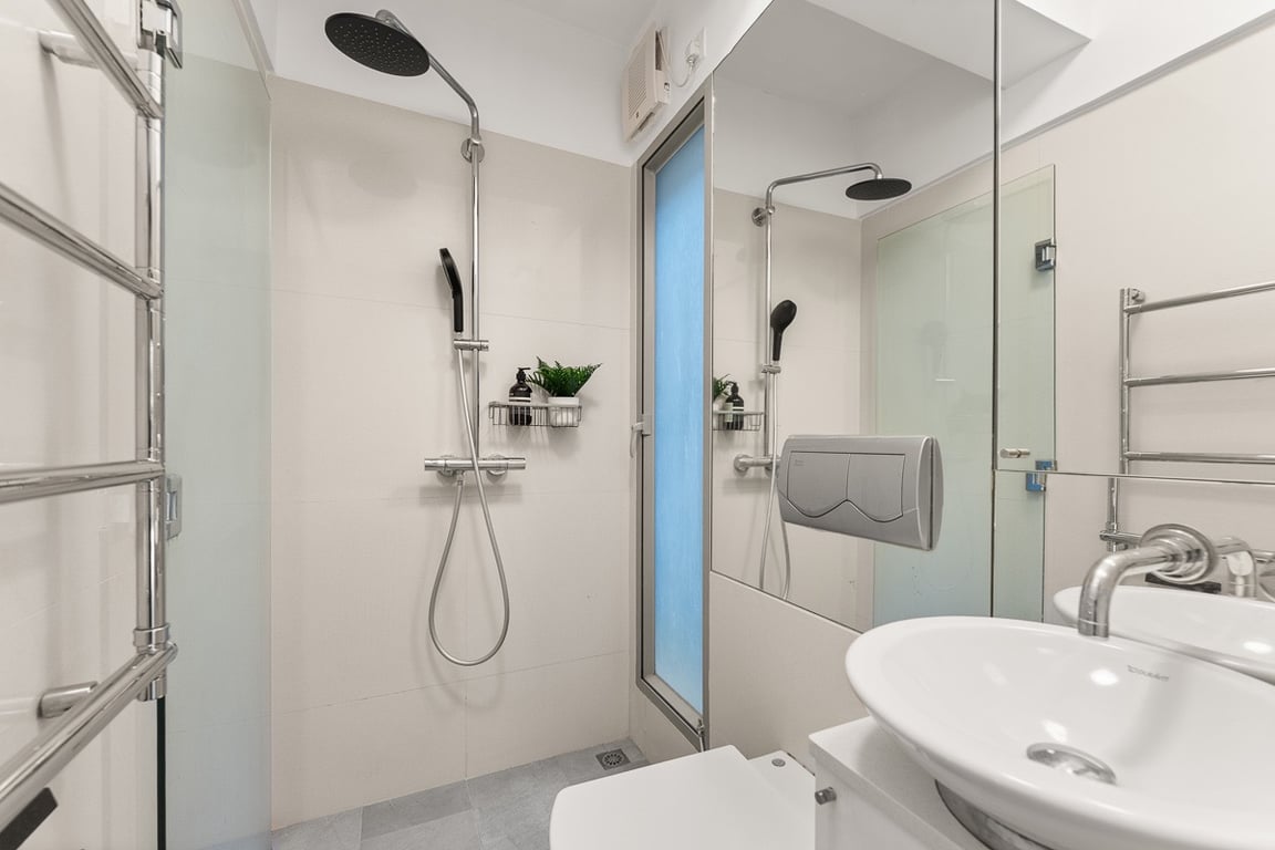 https://img.propertyraptor.com/cdn-cgi/imagedelivery/KD5bF_AFL0JDTbKLWF7z9g/ap8/ap8_001/hornet/prp/img/26050dbfbe6cb8d671e579c981c518d6-wtm.jpg/public