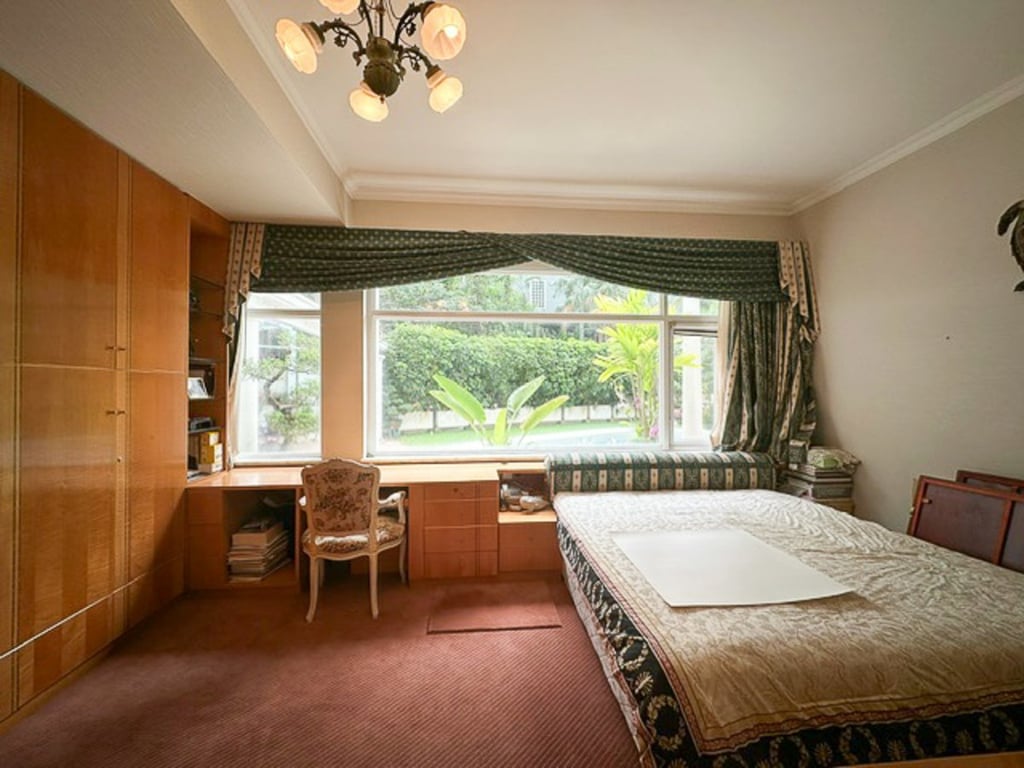 https://img.propertyraptor.com/cdn-cgi/imagedelivery/KD5bF_AFL0JDTbKLWF7z9g/ap8/ap8_001/hornet/prp/img/260b65614dd9b4949a5db14894bc8a53.jpg/public
