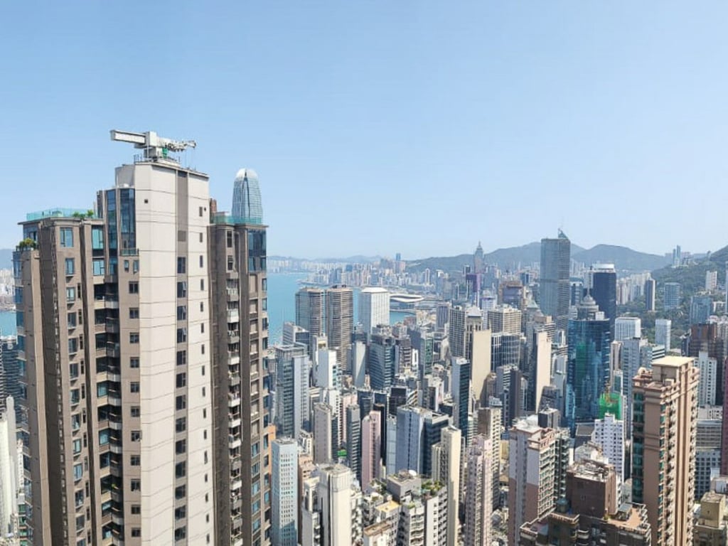 https://img.propertyraptor.com/cdn-cgi/imagedelivery/KD5bF_AFL0JDTbKLWF7z9g/ap8/ap8_001/hornet/prp/img/2640b3d235dc3f36104776c8b8903752.jpg/public