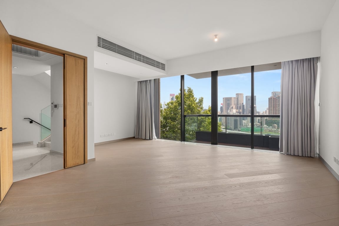 https://img.propertyraptor.com/cdn-cgi/imagedelivery/KD5bF_AFL0JDTbKLWF7z9g/ap8/ap8_001/hornet/prp/img/2643c9f5a019c2089407d6f2b213a2d3-wtm.jpg/public