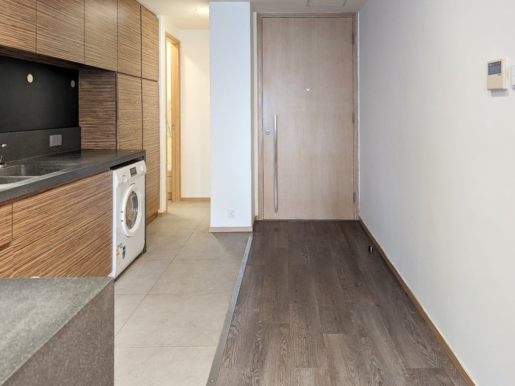 https://img.propertyraptor.com/cdn-cgi/imagedelivery/KD5bF_AFL0JDTbKLWF7z9g/ap8/ap8_001/hornet/prp/img/268c1877eda1210f6836198d6399760a-wtm.jpg/public