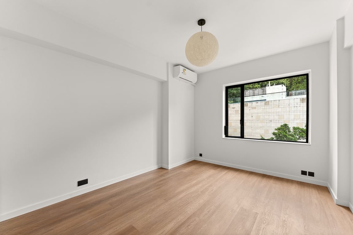 https://img.propertyraptor.com/cdn-cgi/imagedelivery/KD5bF_AFL0JDTbKLWF7z9g/ap8/ap8_001/hornet/prp/img/2693d6bfa2ed6bd4d98d399153a9cc64-wtm.jpg/public