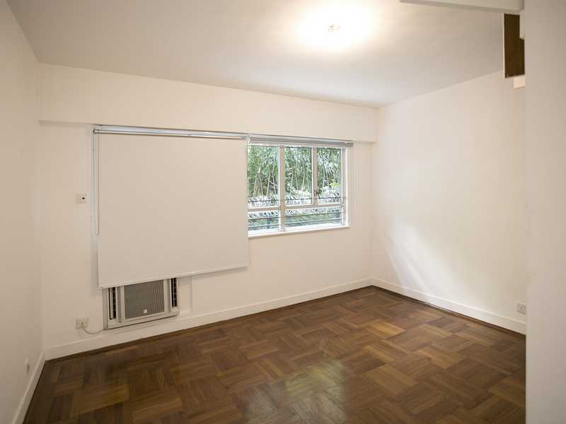 https://img.propertyraptor.com/cdn-cgi/imagedelivery/KD5bF_AFL0JDTbKLWF7z9g/ap8/ap8_001/hornet/prp/img/26a23401314ca2502e9518331b29e0d3.jpg/public