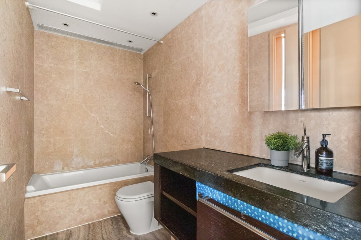 https://img.propertyraptor.com/cdn-cgi/imagedelivery/KD5bF_AFL0JDTbKLWF7z9g/ap8/ap8_001/hornet/prp/img/26bc0cc4a74b19d42113467f4d288261-wtm.jpg/public
