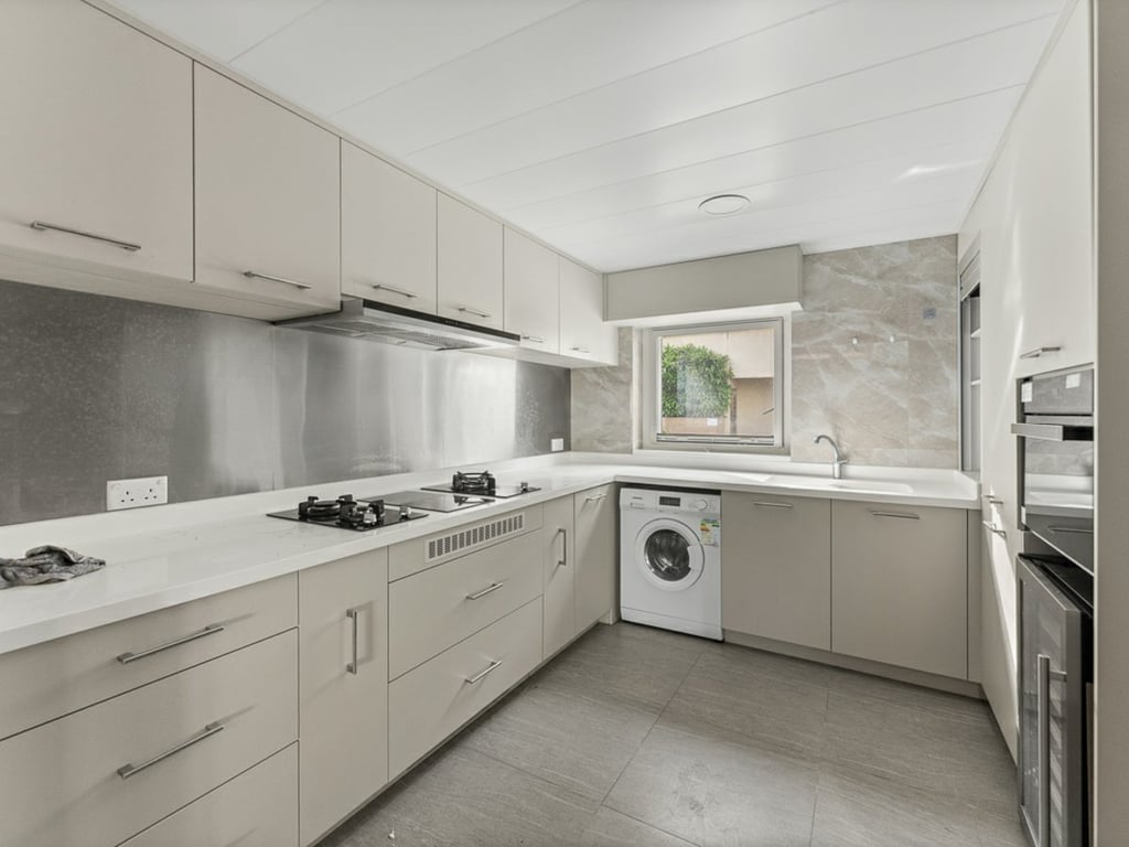 https://img.propertyraptor.com/cdn-cgi/imagedelivery/KD5bF_AFL0JDTbKLWF7z9g/ap8/ap8_001/hornet/prp/img/26bc0f69c10fdc4d06562ba001bee6c9-wtm.jpg/public
