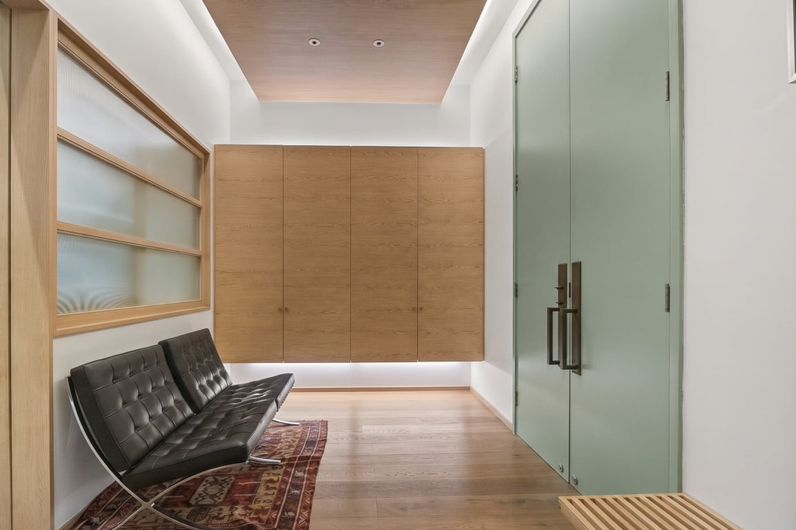 https://img.propertyraptor.com/cdn-cgi/imagedelivery/KD5bF_AFL0JDTbKLWF7z9g/ap8/ap8_001/hornet/prp/img/26c25d02af3e8008755e058147f4d6cf-wtm.jpg/public
