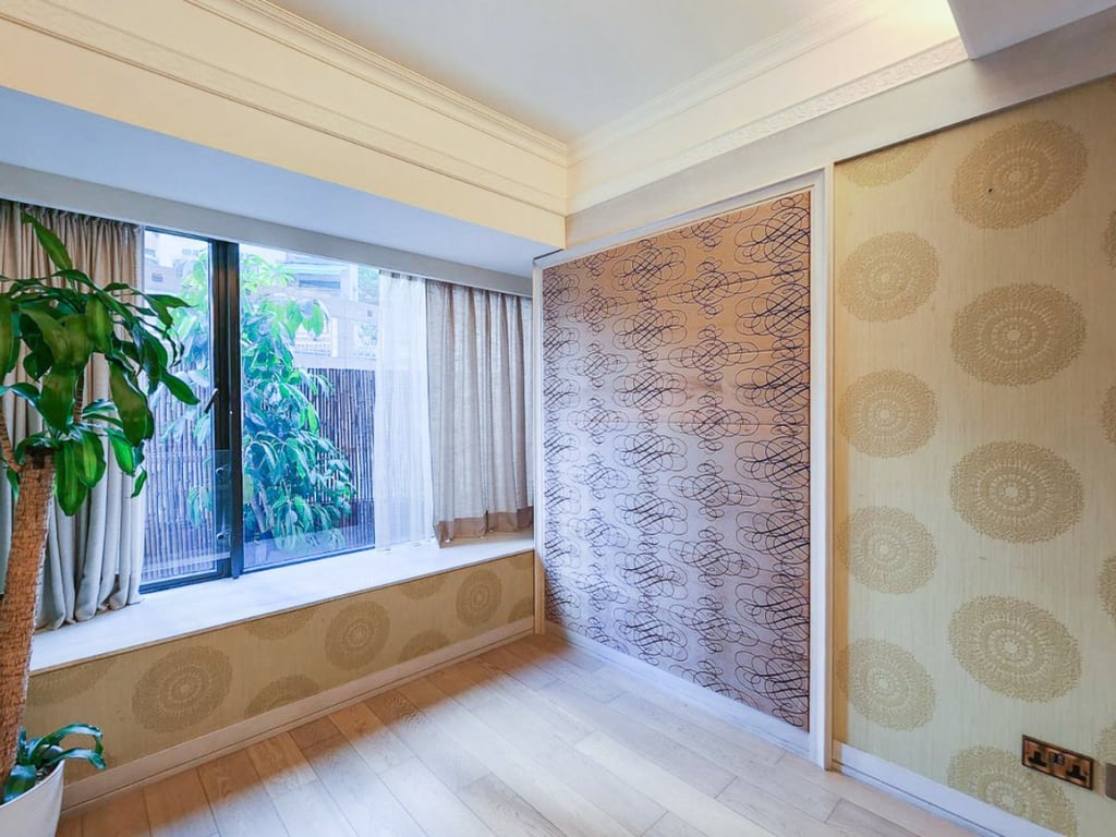 https://img.propertyraptor.com/cdn-cgi/imagedelivery/KD5bF_AFL0JDTbKLWF7z9g/ap8/ap8_001/hornet/prp/img/26d51387746ac6188f01bd8017dd388a.jpg/public