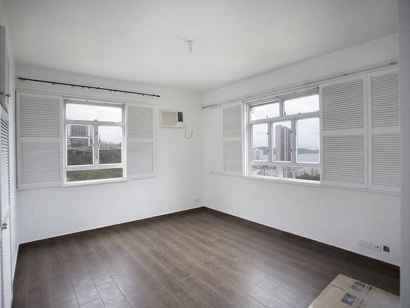 https://img.propertyraptor.com/cdn-cgi/imagedelivery/KD5bF_AFL0JDTbKLWF7z9g/ap8/ap8_001/hornet/prp/img/27050400b116298b2a23b22bce5d598a.jpg/public