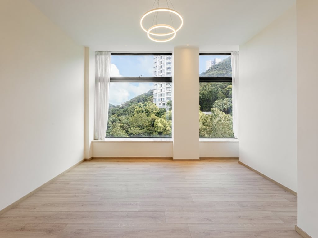 https://img.propertyraptor.com/cdn-cgi/imagedelivery/KD5bF_AFL0JDTbKLWF7z9g/ap8/ap8_001/hornet/prp/img/2709048964b9be61182209a1363400a9.jpg/public