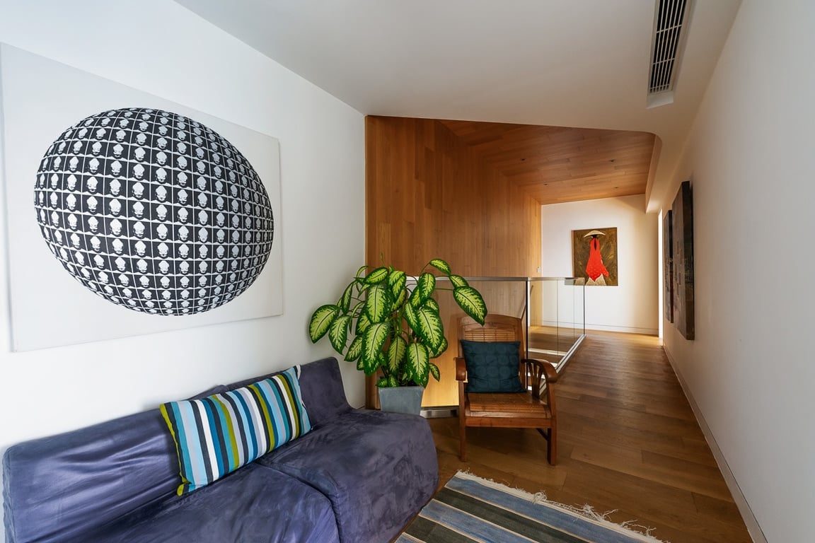 https://img.propertyraptor.com/cdn-cgi/imagedelivery/KD5bF_AFL0JDTbKLWF7z9g/ap8/ap8_001/hornet/prp/img/270cb4bb1818ea04fd5ca7668be193a0-wtm.jpg/public