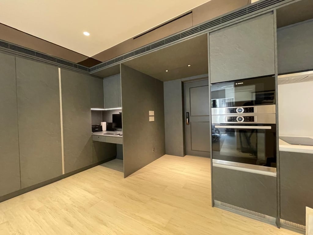https://img.propertyraptor.com/cdn-cgi/imagedelivery/KD5bF_AFL0JDTbKLWF7z9g/ap8/ap8_001/hornet/prp/img/2727e32f0fa96a6b1f49e1b2671dbc83-wtm.jpg/public