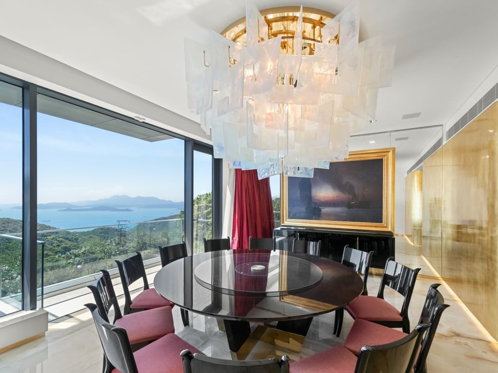 https://img.propertyraptor.com/cdn-cgi/imagedelivery/KD5bF_AFL0JDTbKLWF7z9g/ap8/ap8_001/hornet/prp/img/27bde636fc043eac89a7ab9284a71b44.jpg/public